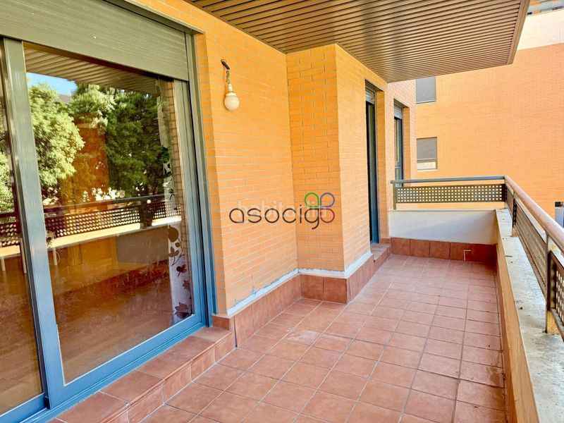 Foto 8f686267-0ba4-4eb3-94d2-5072e357ab5d. Pis amb calefacció aparcament piscina a Yebes - valdeluz Yebes