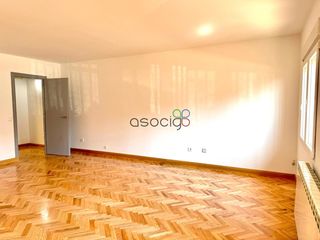 Appartement  Castilla. Av. castilla, 3 habitaciones, garaje