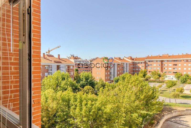 Foto 39893f59-416d-476e-a062-de0fcb2a0ab2. Pis amb calefacció aparcament terrassa a Las Lomas-Salinera-La Muñeca Guadalajara