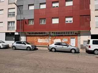 Lloguer Local Comercial a Rotundifolia 3. Local en alquiler, frente a centro de salud