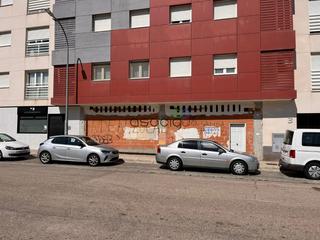 Miete Geschäftsraum in Rotundifolia 3. Local en alquiler, frente a centro de salud