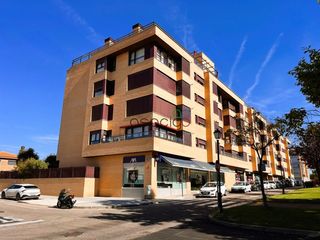 Lloguer Aparcament cotxe  Buleva del alto tajo. Alquiler plaza de garaje en blv. alto tajo 23