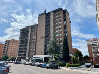Piso  Castilla. Av. castilla  4 habitaciones, 2 baños, garaje