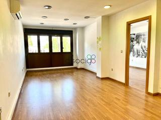 Rent Office space in Hernamos fernández galiano 11. Oficina en guadalajara, 2 salas, almacén y aseo