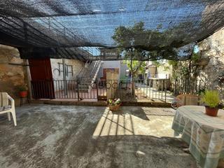 Casa adossada en Cantarranas 25. Casa con encanto, bonito patio y garaje