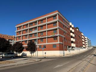 Etagenwohnung in Fresneda 9. 2 dormitorios, 2 baños, garaje y trastero. las cañas
