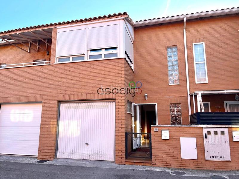 Foto 3a447855-12b7-475b-aa9c-9936acbb5502. Casa adossada amb calefacció aparcament a Torija