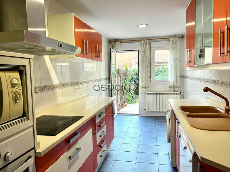 Foto d731831d-cf54-4729-ac0c-5bb0dbadb3d2. Casa adossada amb calefacció aparcament a Torija