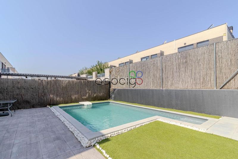 Foto 0f5ffc3b-985e-4d20-8983-ddc6260b8d78. Casa adosada cabanillas unifamiliar pareado con piscina en Cabanillas del Campo