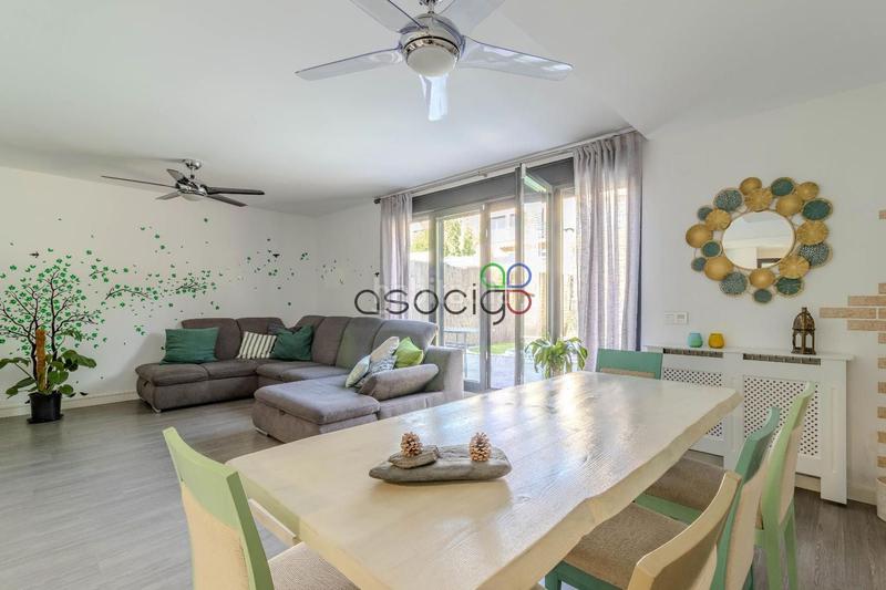 Foto 0f9f7e10-e735-41a3-9972-4880532c4fb1. Casa adosada cabanillas unifamiliar pareado con piscina en Cabanillas del Campo