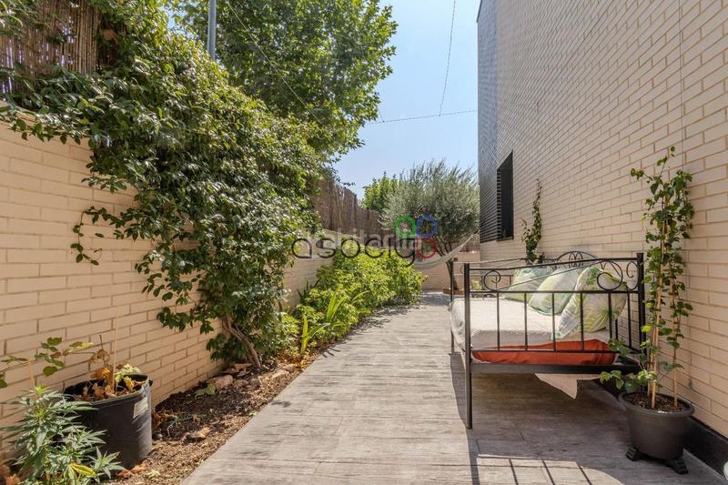 Foto 26888cde-ebfb-4597-8401-f6d1290c9b60. Casa adosada cabanillas unifamiliar pareado con piscina en Cabanillas del Campo