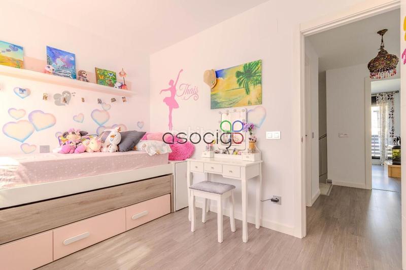 Foto 62c9b278-d547-494d-84fa-d80e981e9a2f. Casa adosada cabanillas unifamiliar pareado con piscina en Cabanillas del Campo