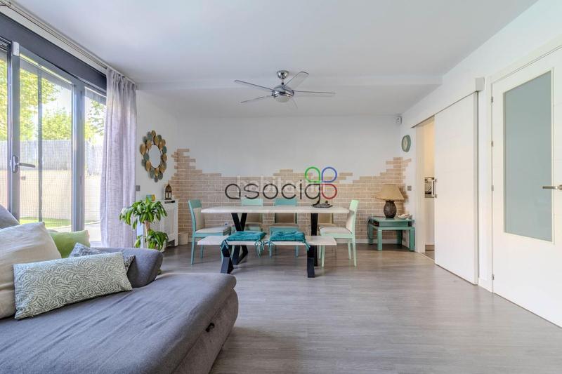 Foto 67cfe1e8-83dc-4fb1-b3c5-9cf6fc465e8d. Casa adosada cabanillas unifamiliar pareado con piscina en Cabanillas del Campo