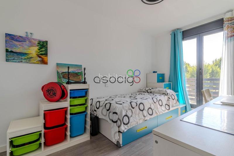 Foto bd4d1504-f7ce-4f8f-867f-48f4b148f6ba. Casa adosada cabanillas unifamiliar pareado con piscina en Cabanillas del Campo