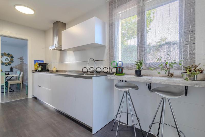 Foto cb68aaba-c5b3-4d29-8abc-4c3f86fa7065. Casa adosada cabanillas unifamiliar pareado con piscina en Cabanillas del Campo