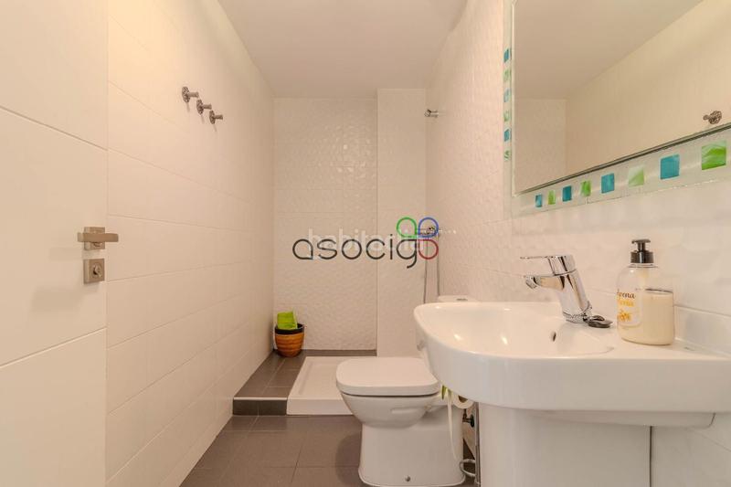 Foto e0a81651-34f8-4e57-9fdb-5ad8c7976ee4. Casa adosada cabanillas unifamiliar pareado con piscina en Cabanillas del Campo