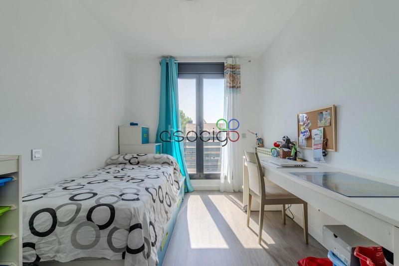 Foto f482b6b2-ff72-4afd-9fa2-a8b4557c96c7. Casa adosada cabanillas unifamiliar pareado con piscina en Cabanillas del Campo