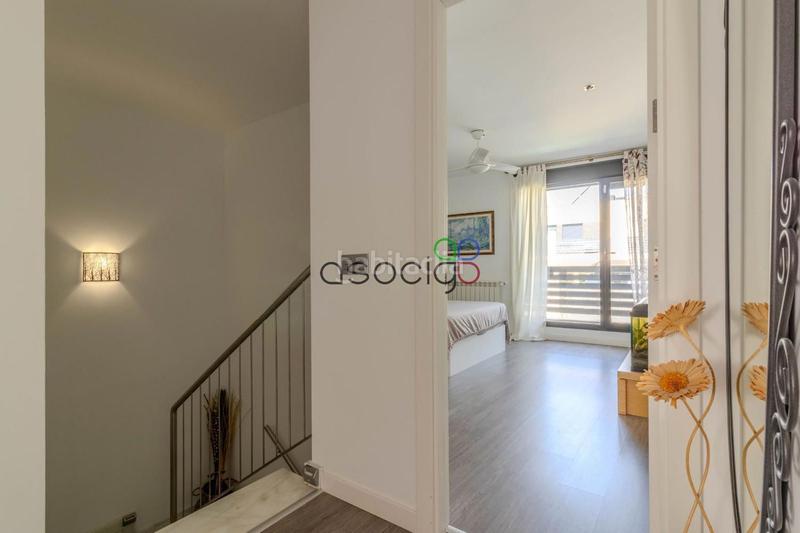 Foto fb8e8a6a-b678-43b8-8fd8-ed3f292e0e31. Casa adosada cabanillas unifamiliar pareado con piscina en Cabanillas del Campo