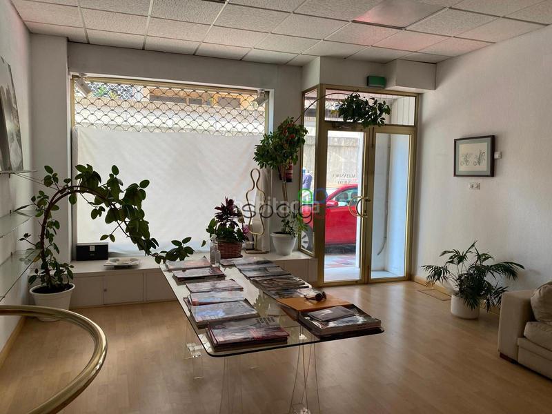 Foto 8990148b-ed8d-49c1-bc98-1f44bb00631e. Rent business premise in Plan Sur-Amistad Guadalajara