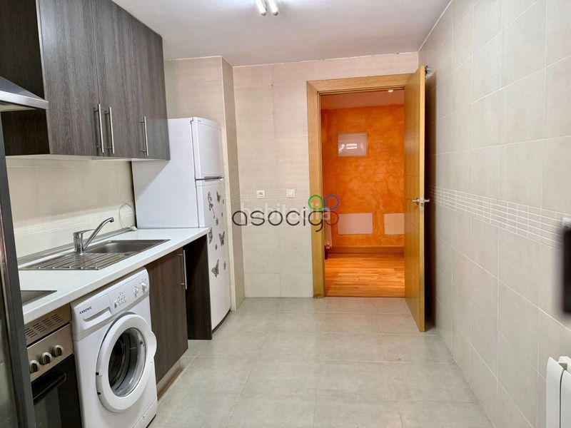 Foto 4f778ca6-8889-431c-9443-d46e60e3e730. Pis amb calefacció aparcament piscina a Yebes - valdeluz Yebes