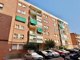 Pis  Saoria. C soria  3 habitaciones, bajo con patio