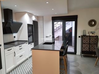 Casa adossada  Capitán diego urbina. Unifamiliar en el centro de la ciudad