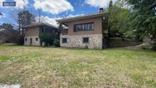 Chalet à El Clavín-Valdeluz. Agencia inmobiliaria arbeteta vende, parcela de 2000 m con vivie