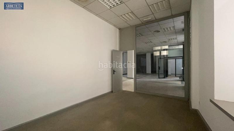 Foto 23f9d574-45d1-46d7-ae1b-859cae86a00c. Alquiler local comercial inmobiliaria arbeteta alquila magnífco local comercial en zona comercial en Guadalajara