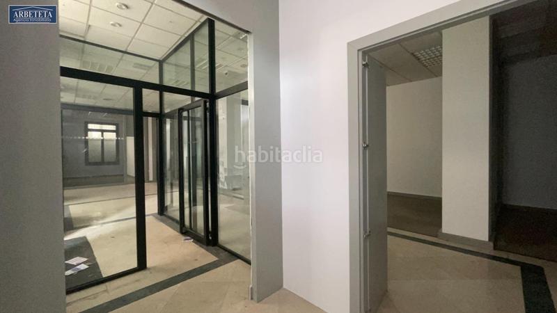 Foto 5a198be4-0a33-4310-9f2d-c6751a8e9042. Alquiler local comercial inmobiliaria arbeteta alquila magnífco local comercial en zona comercial en Guadalajara