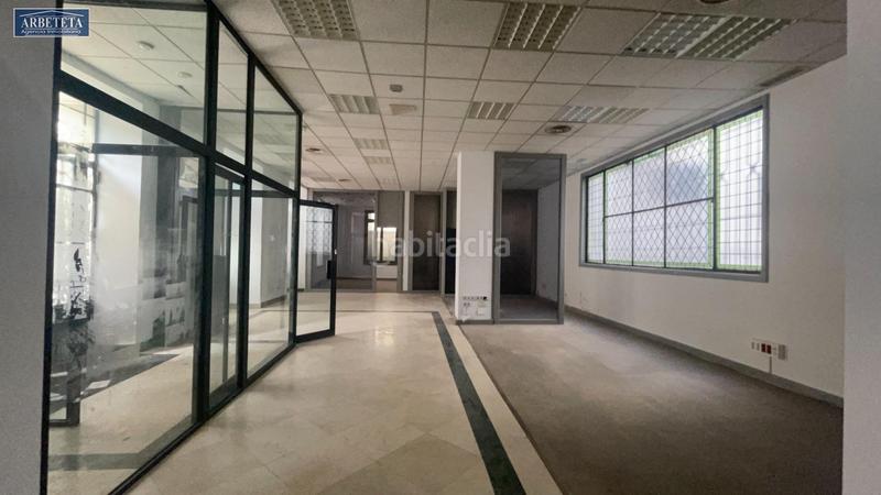 Foto b34342f6-6229-4b74-b653-9e7ece8454cc. Alquiler local comercial inmobiliaria arbeteta alquila magnífco local comercial en zona comercial en Guadalajara