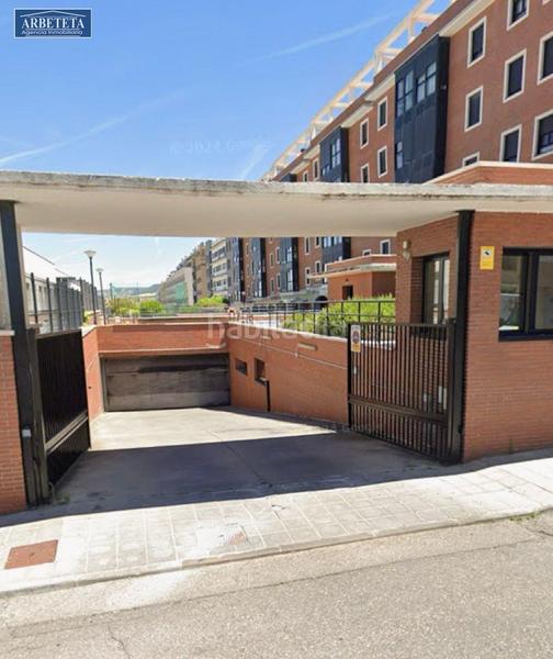 Foto 0ed46751-461d-4fcc-9c13-1a8989fce99c. Alquiler parking coche inmobiliaria arbeteta alquila plaza de garaje en calle mercedes gaibrois en Guadalajara