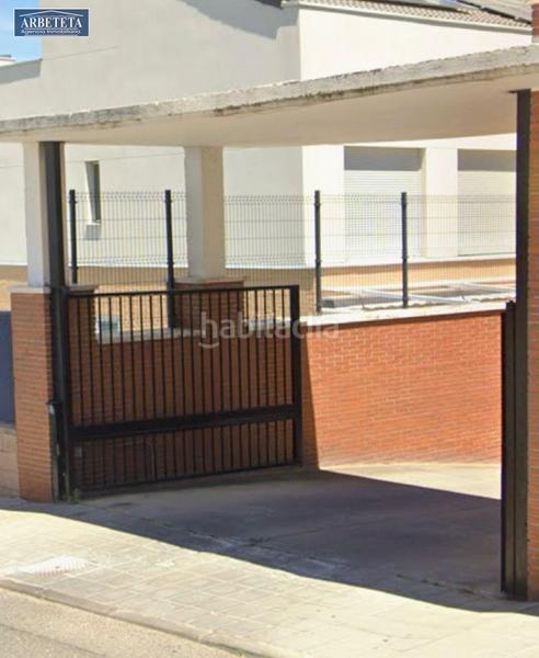 Foto 105d42d0-b7f4-43fc-96c0-c558dabeb6b0. Alquiler parking coche inmobiliaria arbeteta alquila plaza de garaje en calle mercedes gaibrois en Guadalajara