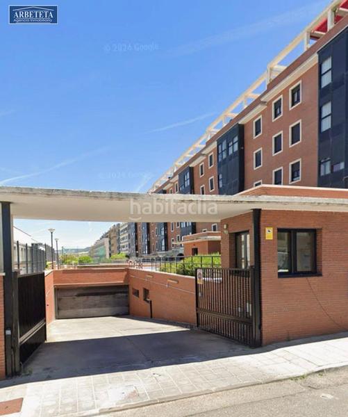 Foto d9f6b1c2-0853-404e-9a59-cca07a6f6ac7. Alquiler parking coche inmobiliaria arbeteta alquila plaza de garaje en calle mercedes gaibrois en Guadalajara