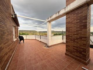 Alquiler Ático en Los Valles-Sanz Vazquez-El Fuerte. Inmobiliaria arbeteta alquila ático de 3 dormitorios