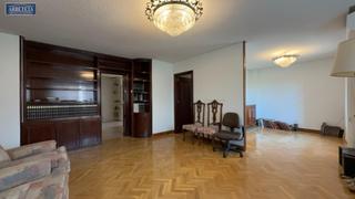Pis a Constitución-El Balconcillo. Inmobiliaria arbeteta vende piso de 4 dormitorios en zona consti