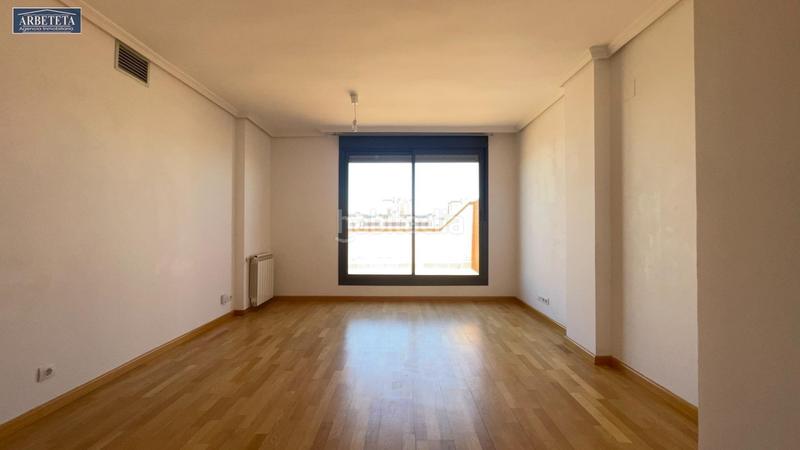 Foto c72fdf7d-5b27-4c04-a7cd-17cd465de904. Àtic amb calefacció aparcament piscina a Las Cañas Guadalajara