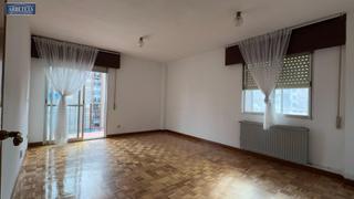 Pis a Plan Sur-Amistad. Inmobiliaria arbeteta vende piso de 4 dormitorios en zona plan s