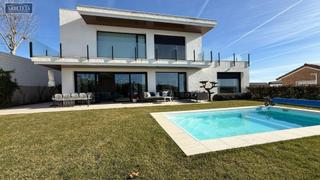 Chalet à Cabanillas del Campo. Agencia inmobiliaria arbeteta, vende, exclusiva villa de lujo en