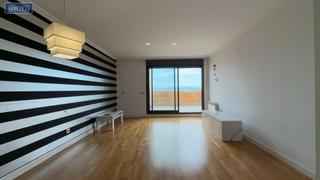 Àtic a Las Lomas-Salinera-La Muñeca. Inmobiliaria arbeteta vende ático de dos dormitorios en zona rot