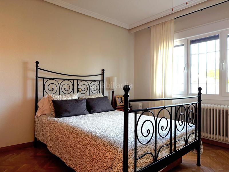 Foto 7032d6a4-1f47-4aae-b77c-1b72560e1511. Casa aparellada amb calefacció aparcament piscina a Rozas de Madrid (Las)