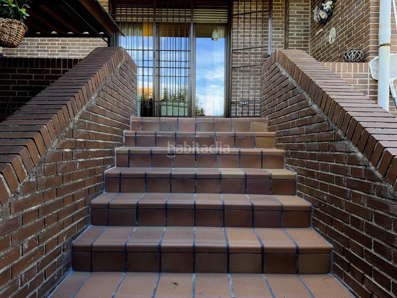 Foto bdb59f0f-8b92-49fc-8bd4-45cb7cf9e6f2. Casa aparellada amb calefacció aparcament piscina a Rozas de Madrid (Las)