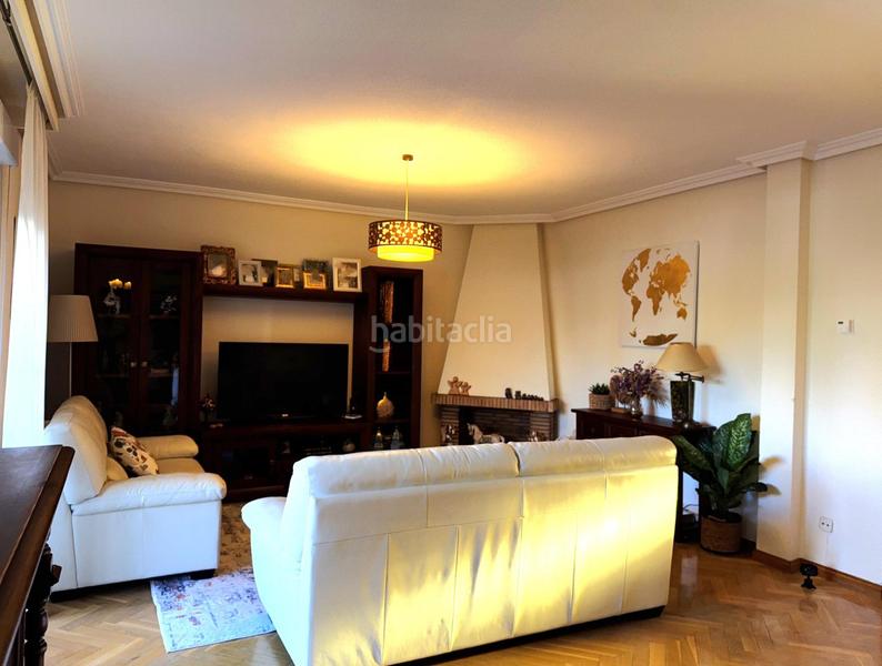 Foto defbe7e6-5ca3-42f5-8dce-f862c1c6d090. Casa aparellada amb calefacció aparcament piscina a Rozas de Madrid (Las)