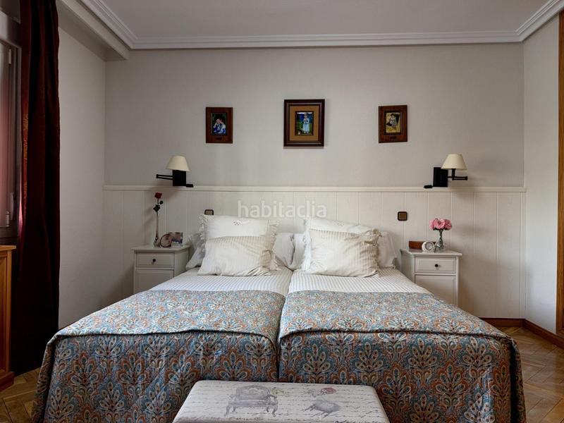 Foto e8c4fc2c-86a0-475b-b35a-303c6666175b. Casa aparellada amb calefacció aparcament piscina a Rozas de Madrid (Las)