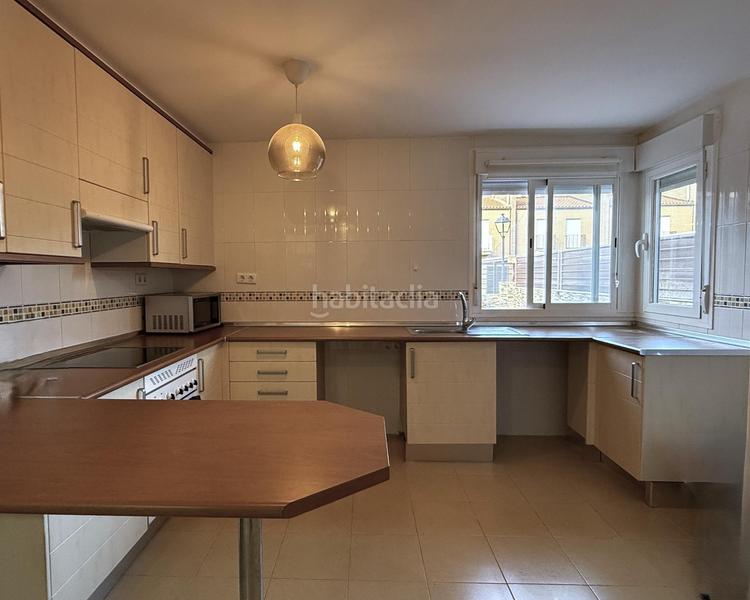 Foto 0943700e-2549-483f-b102-1e3f24474922. Casa a schiera con riscaldamento parcheggio in Yebes - pueblo Yebes