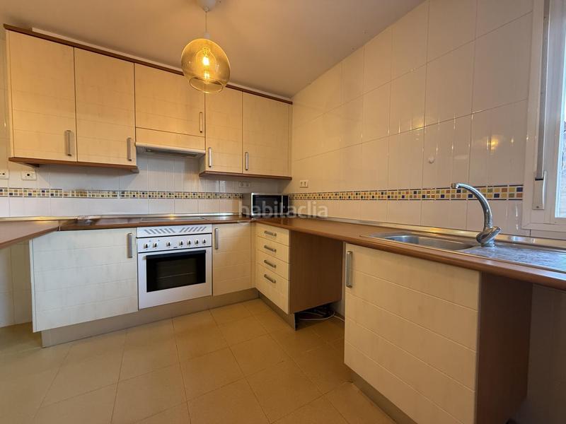 Foto 38ac433d-f1bc-4487-8959-7f0a8c4986b4. Casa a schiera con riscaldamento parcheggio in Yebes - pueblo Yebes