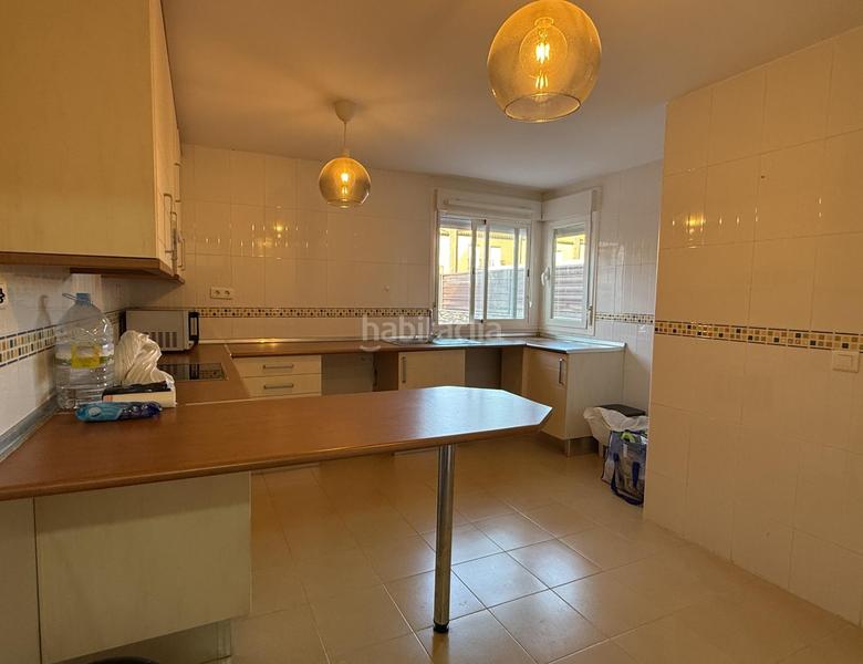 Foto 3cf2a0d7-f21f-4d62-a3f1-ada052409014. Casa a schiera con riscaldamento parcheggio in Yebes - pueblo Yebes