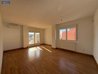 Appartement à Los Valles-Sanz Vazquez-El Fuerte. Inmobiliaria arbeteta vende piso de 3 dormitorios en zona rotond