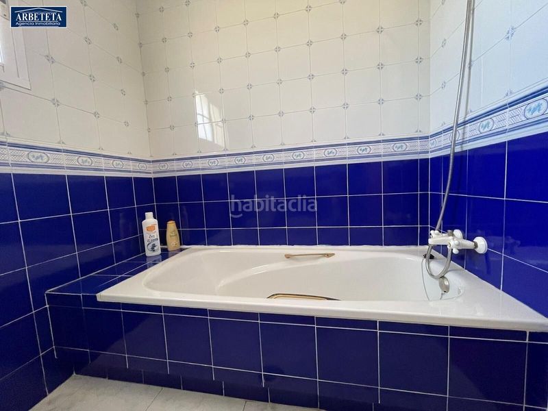 Foto f79cfddb-72bf-4e8e-a29b-d020c2b391fd. Xalet amb calefacció aparcament piscina a Chiloeches