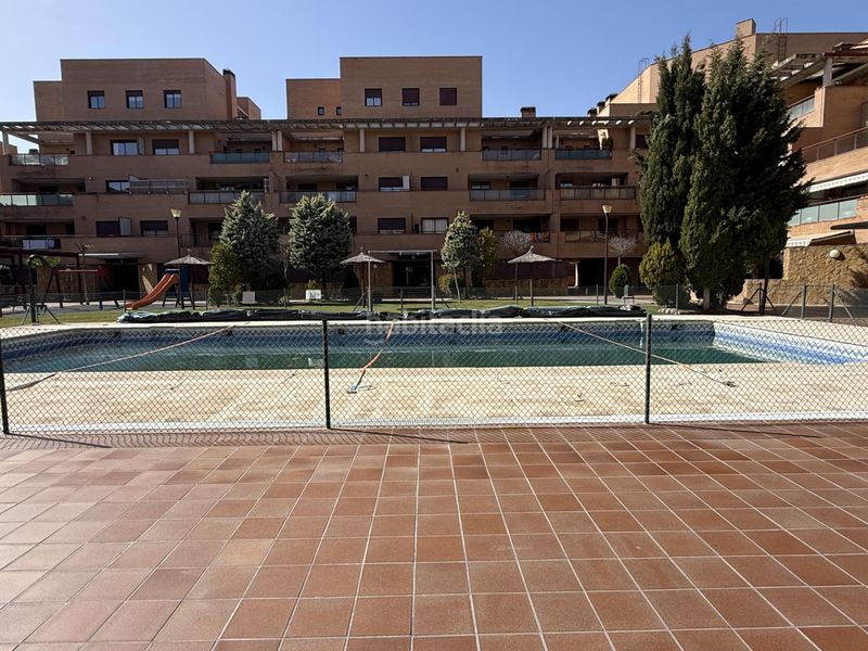 Foto 9633fe69-a09a-4e1a-85f5-bdf53ea9482d. Pis amb calefacció aparcament piscina a Yebes - valdeluz Yebes