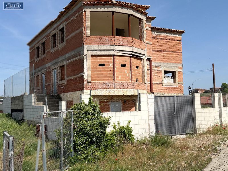 Foto 3e26ac33-8183-49e8-9eea-16c30aecc155. Casa adossada amb aparcament a Yebes - pueblo Yebes